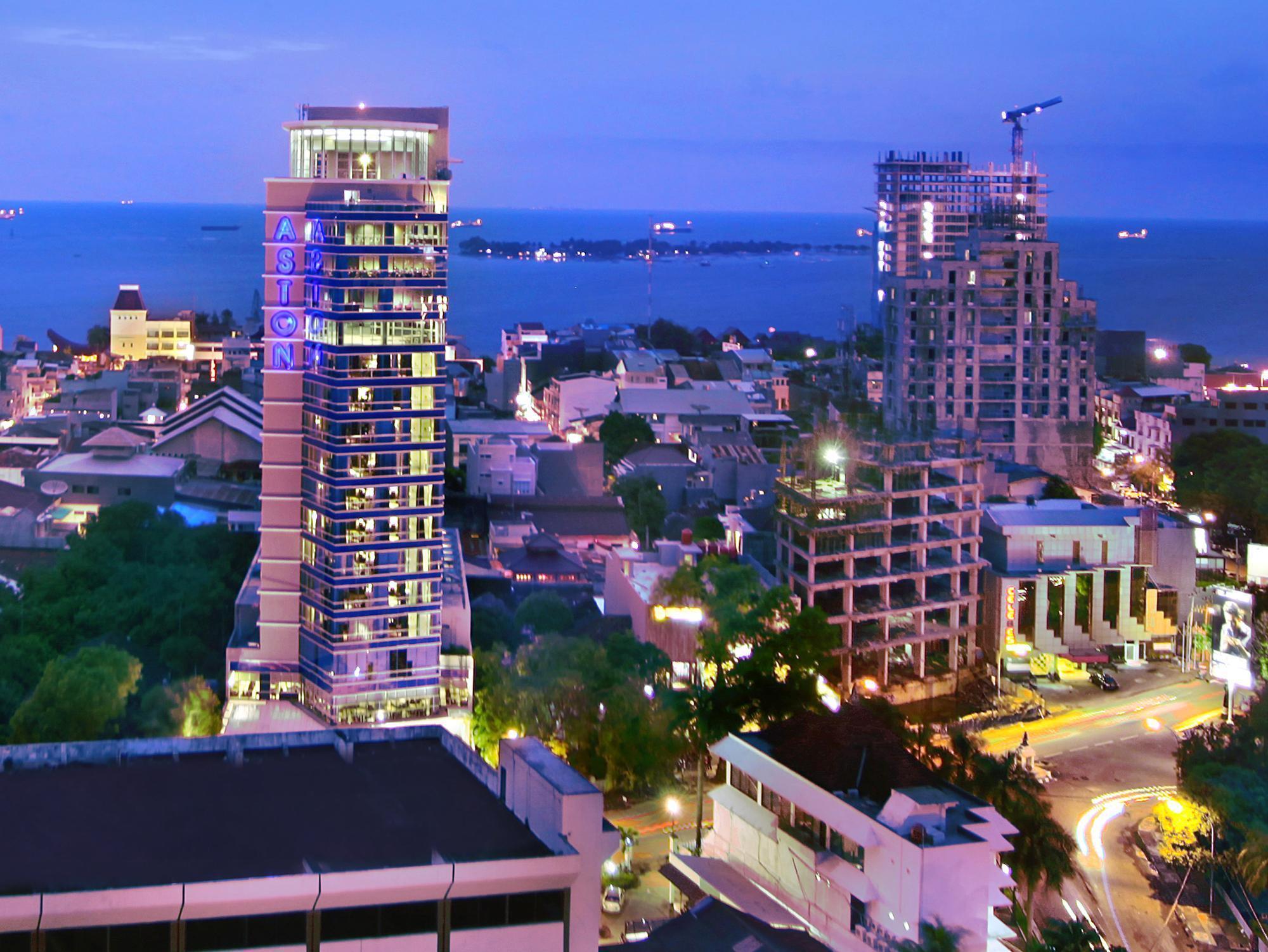 ASTON Makassar Hotel&Convention Center Macáçar Exterior foto
