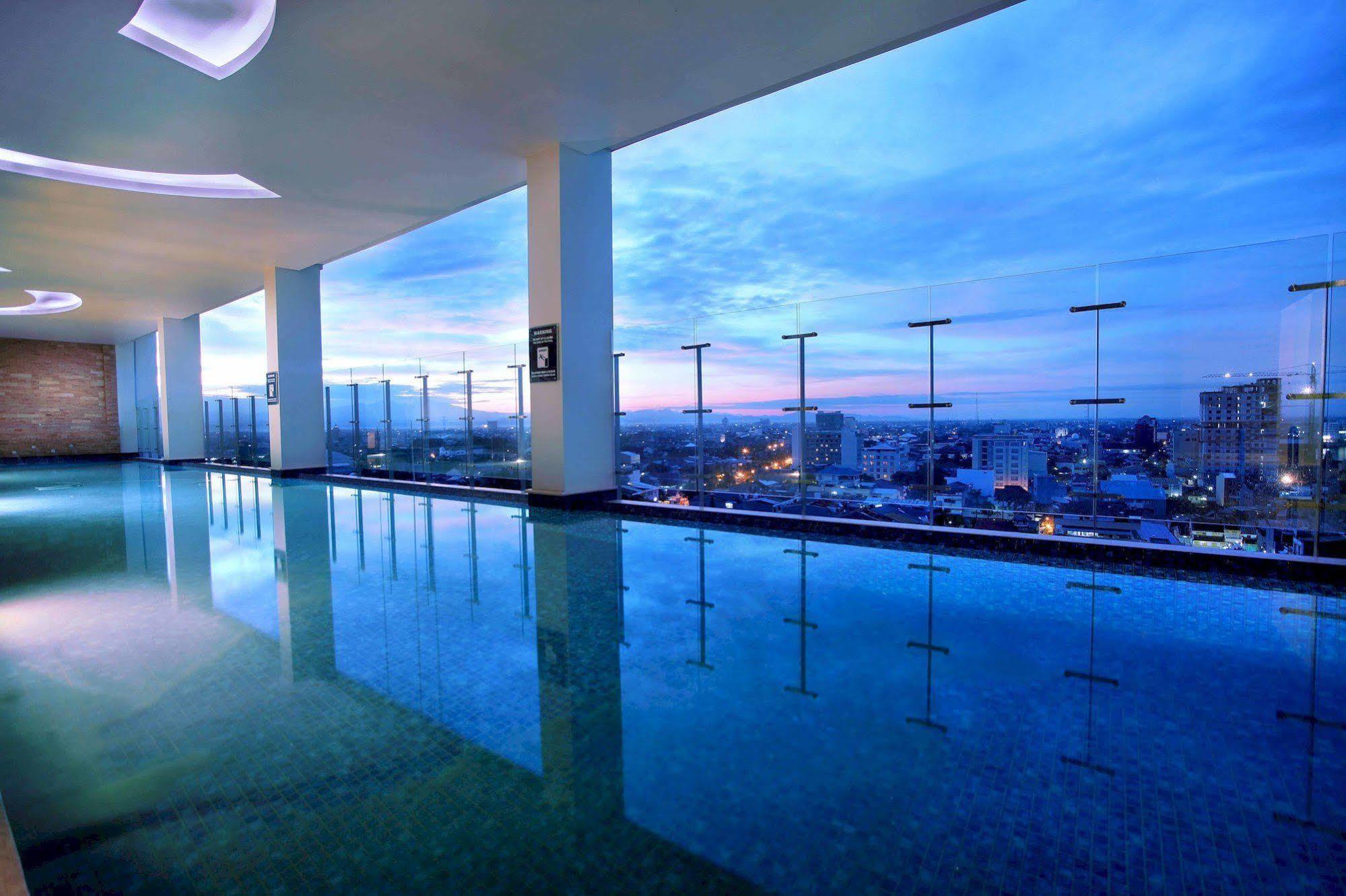 ASTON Makassar Hotel&Convention Center Macáçar Exterior foto
